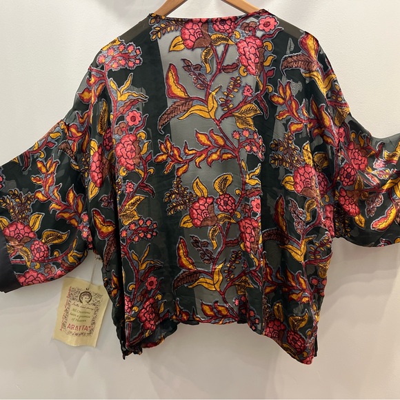 ARATTA Silent Journey French Riviera Embroidered Floral Kimono O/S - Picture 10 of 16